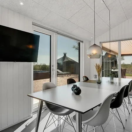 Feriehus Lovely In With Wifi